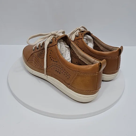NWT Cobb Hill Bailee Brown Leather Sneaker 6 Lace Up Perforated CI7740 - Picture 7 of 12